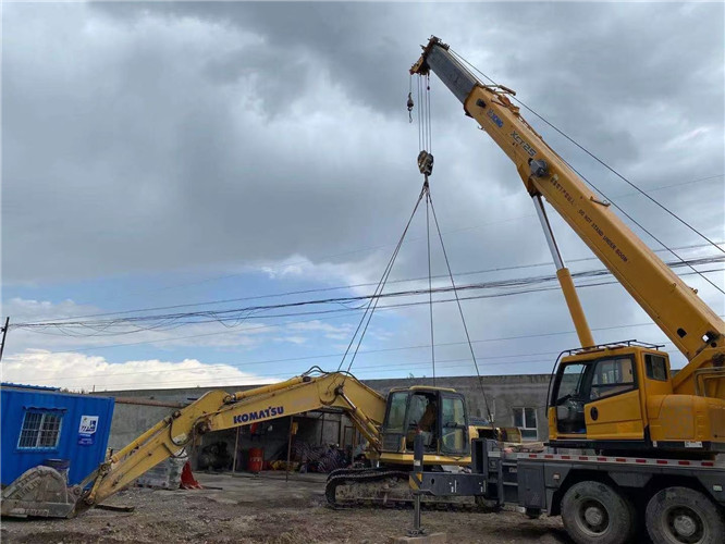 蓬江区25吨吊车的工作半径是多少？